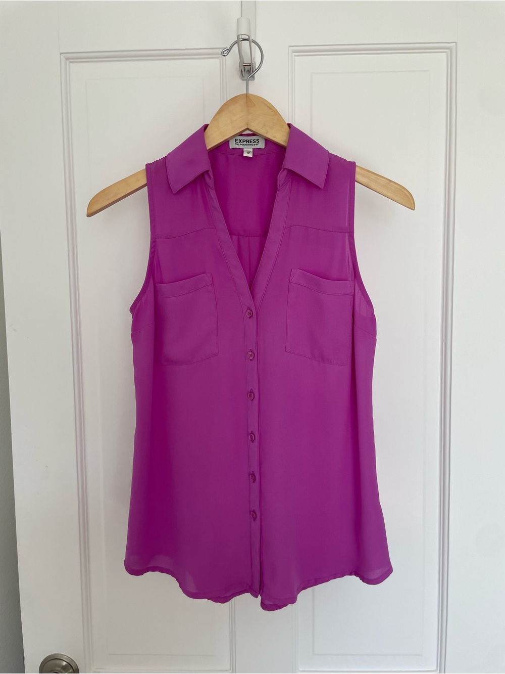 Express Sleeveless Button-down Blouse